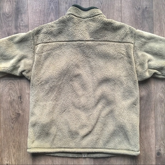 **SOLD** Vintage Patagonia Fall ‘05 R4® Jacket - Picture 6 of 8